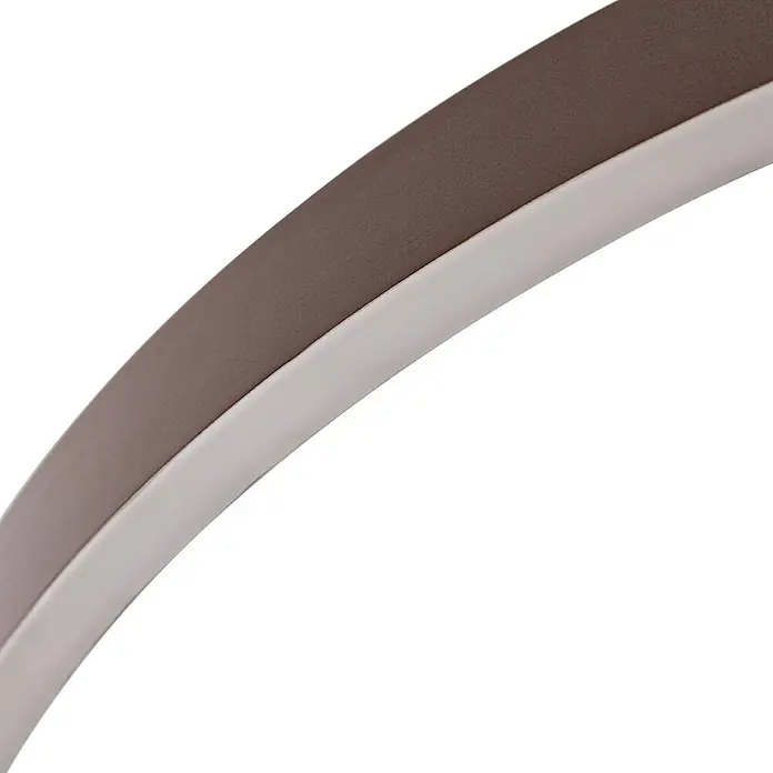 Lucande Pendelleuchte Yonam - braun / rost, kaffeebraun, weiß - Gekrümmtes braunes Element mit gebürsteter Oberfläche und hellgrauem, glattem Rand.