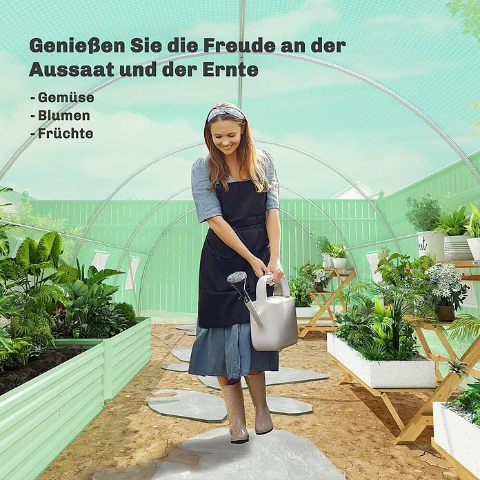 Furnicato Gewächshaus - 300 x 600 cm, Material Seitenwand: Stahl, 14 mm, Grau - Gewächshaus mit Frau beim Gießen von Pflanzen. Text: Genießen Sie die Freude an Aussaat und Ernte von Gemüse, Blumen, Früchten.