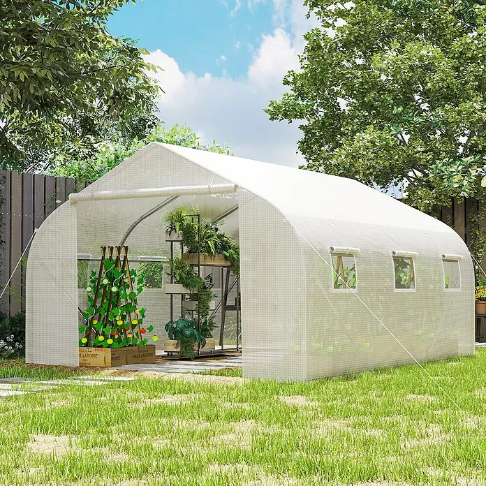 Furnicato Gewächshaus - 300 x 445 cm, Material Seitenwand: Metall, 14 mm, weiß - Weißes Gewächshaus mit Gittermuster, gefüllt mit Pflanzen, in einem grünen Garten.