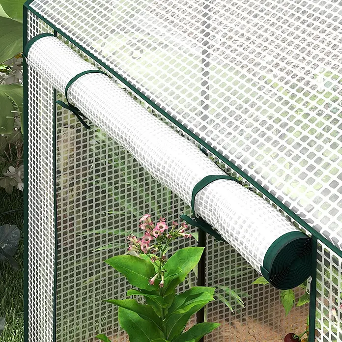 Outsunny Gewächshaus - 100 x 80 cm, Material Seitenwand: Kunststoff, 0,3 mm, Schwarz - Tragbares Gewächshaus mit hochgerollter, transparenter Gitterfolienabdeckung und dunkelgrünem Rand, das Pflanzen zeigt.