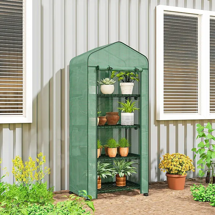 Outsunny Gewächshaus - 69 x 50 cm, Material Seitenwand: Kunststoff, 0,3 mm, Grün - Grünes, mehrstufiges Mini-Gewächshaus mit Topfpflanzen, draußen platziert.