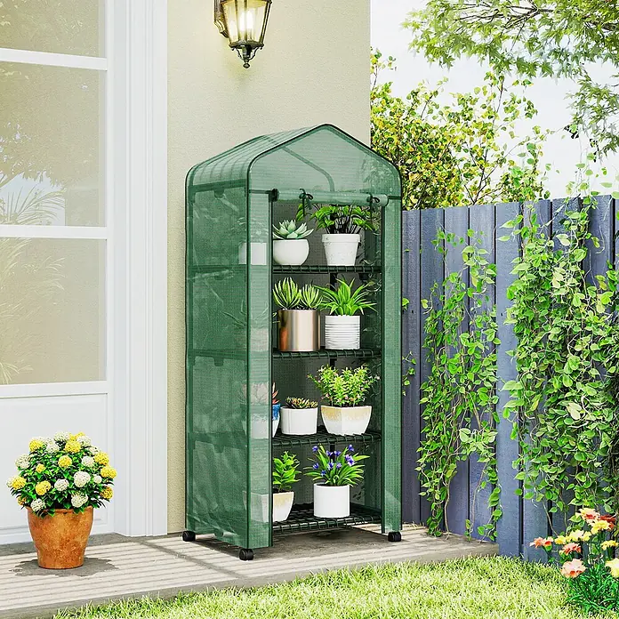 Outsunny Gewächshaus - 69 x 50 cm, Material Seitenwand: Kunststoff, 0,3 mm, Grün - Ein hohes, schmales, grünes tragbares Gewächshaus mit Netzabdeckung und Regalen, gefüllt mit Topfpflanzen auf einer Terrasse.