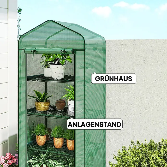 Outsunny Gewächshaus - 69 x 50 cm, Material Seitenwand: Kunststoff, 0,3 mm, Grün - Ein hohes, grünes Netz-Gewächshaus mit mehreren Regalböden und Topfpflanzen, draußen an einer Wand.