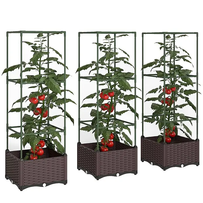 Outsunny Hochbeet - Stahl, Braun - Drei braune Pflanzgefäße mit Korbgeflechtmuster und grünen Rankgittern, jedes mit einer Tomatenpflanze und reifen roten Tomaten.