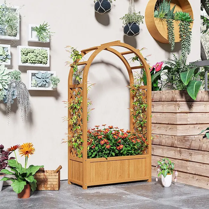 Outsunny Hochbeet - Holz, Braun - Hölzerner Gartenbogen mit integriertem Pflanzkasten, rankenden Pflanzen und roten Blumen.