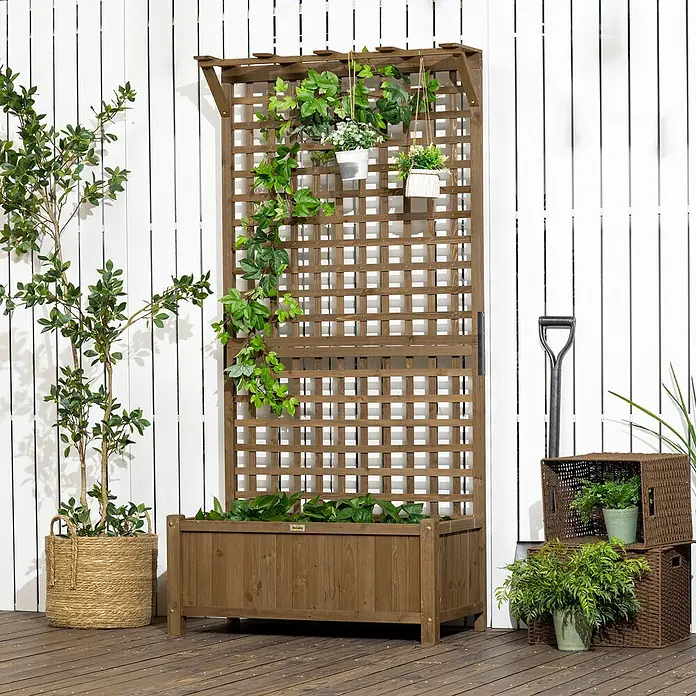 Outsunny Hochbeet - 90 x 45 x 183 cm, Holz, Kaffeebraun - Dunkelbrauner Holzpflanzkasten mit integriertem Spalier, mit Pflanzen geschmückt, auf einer Holzterrasse stehend.