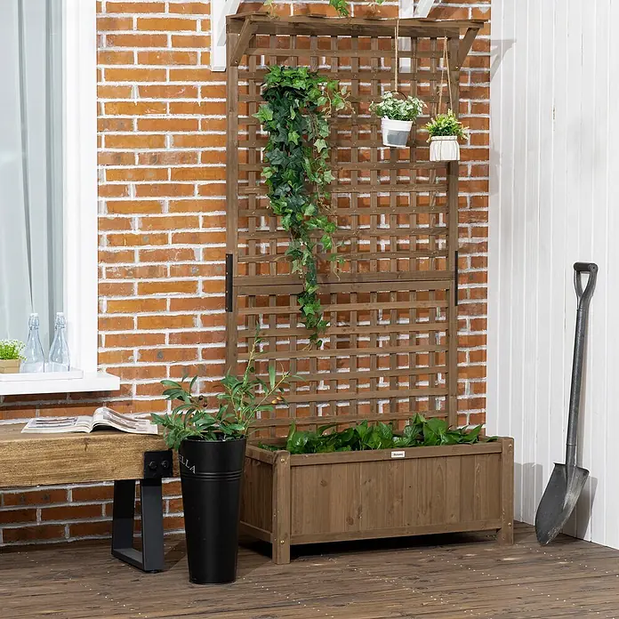 Outsunny Hochbeet - 90 x 45 x 183 cm, Holz, Kaffeebraun - Brauner Holz-Pflanzkasten mit integriertem Rankgitter, mit grünen Pflanzen auf einer Holzterrasse.