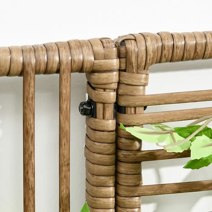 Outsunny Hochbeet - 103 x 103 x 29 cm, Stahl, Beige - Brauner geflochtener Kunststoffrattan-Abschnitt mit schwarzem Verbinder und grünen Blättern.