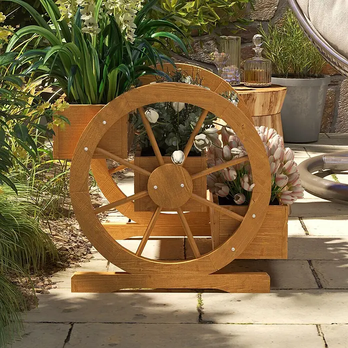 Outsunny Hochbeet - 61 x 62 x 57 cm, Holz, Teak - Hölzernes Wagenrad-Pflanzgefäß mit drei Trögen, gefüllt mit weißen und rosa Tulpen und anderen Pflanzen, auf einer Terrasse.