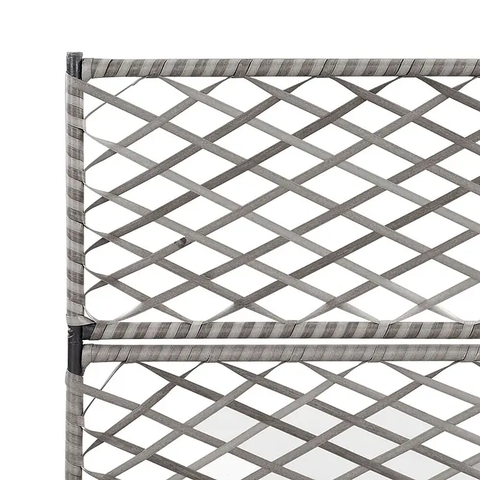 Furnicato Hochbeet - 83 x 30 x 130 cm, Kunststoff, Grau - Nahaufnahme eines grauen, geflochtenen Kreuzmusters aus flachen Streifen, Teil einer Möbelplatte.