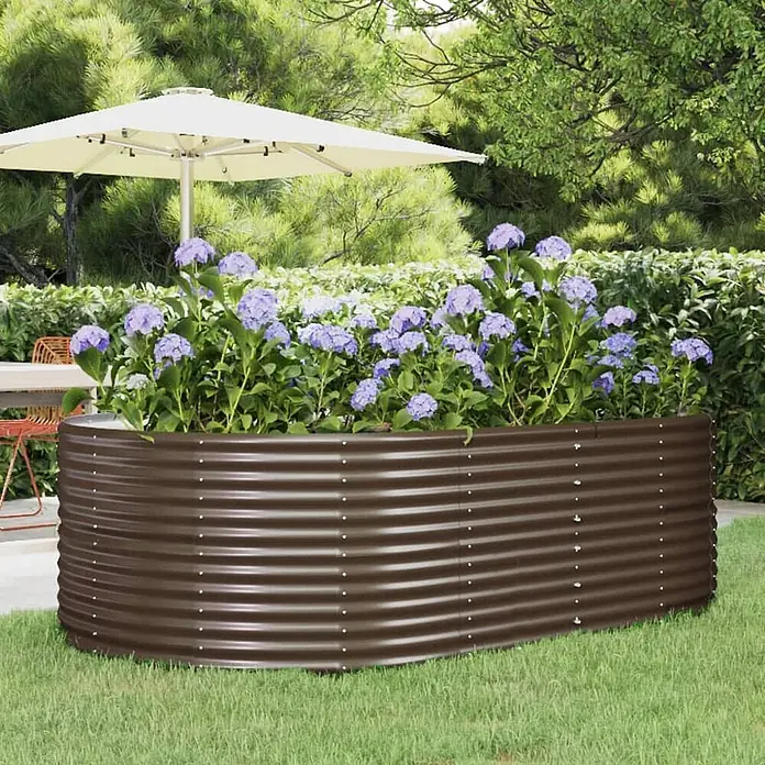 Furnicato Hochbeet - 212 x 140 x 68 cm, Stahl, Braun - Braunes Wellblech-Hochbeet, gefüllt mit lila Hortensien, in einer Gartenumgebung.