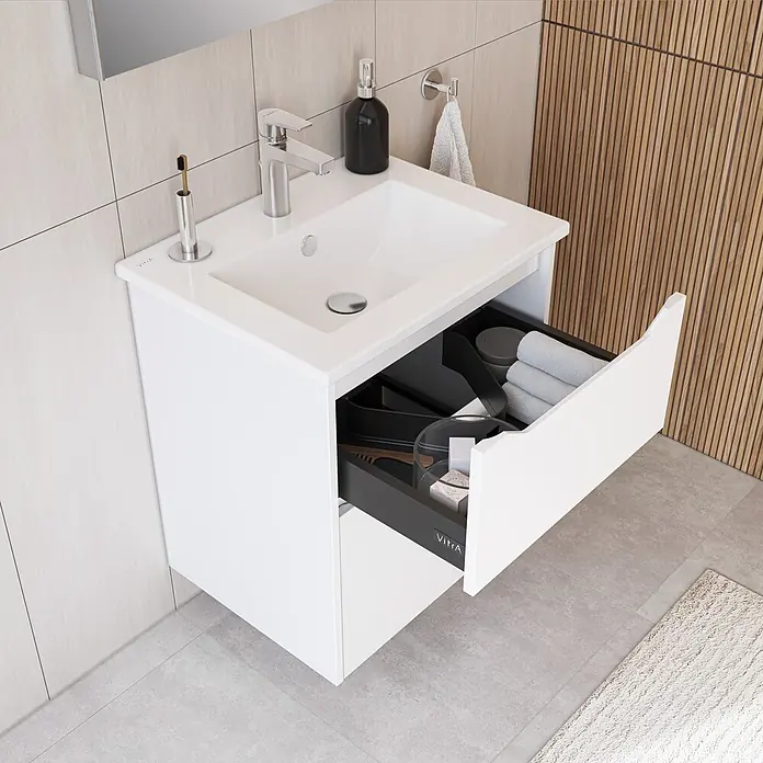 VitrA Integra Square Badmöbel-Set - Gesamtbreite Badmöbel: 60 cm, Weiß, Matt - Weißer Badunterschrank mit integriertem Waschbecken und offener schwarzer Schublade, in modernem Bad.