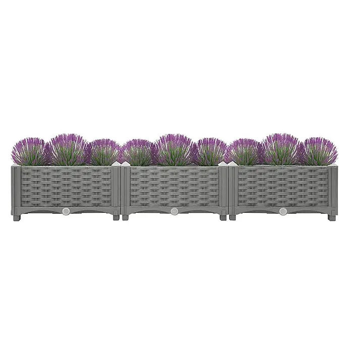 Furnicato Hochbeet - 120 x 40 x 23 cm, Kunststoff, Hellgrau - Langer grauer Blumenkasten in Rattanoptik mit künstlichen lila und grünen Pflanzen.