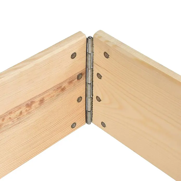 Furnicato Hochbeet - 60 x 80 x 19 cm, Holz, Braun - Zwei helle Holzbretter sind mit einem Metallscharnier verbunden.