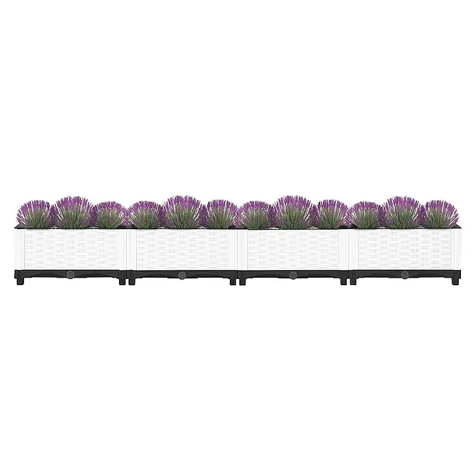 Furnicato Hochbeet - 160 x 40 x 23 cm, Kunststoff, Weiß - Weiße modulare selbstbewässernde Pflanzgefäße mit Korbgeflechtmuster, schwarzen Sockeln, gefüllt mit lebhaften lila und grünen Kunstblumen.