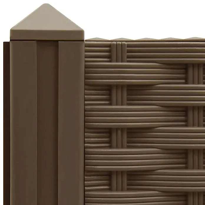 Furnicato Hochbeet Polypropylen - 80 x 80 x 38 cm, Kunststoff, Braun - Brauner Zaunpfosten mit Kappe und angrenzendes braunes Rattan-Optik-Panel.