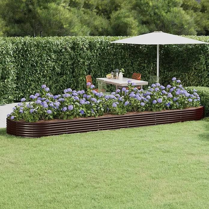 Furnicato Hochbeet - 523 x 140 x 36 cm, Stahl, Braun - Dunkelbraunes Hochbeet aus Wellblech, gefüllt mit lila Hortensien in einem Garten.
