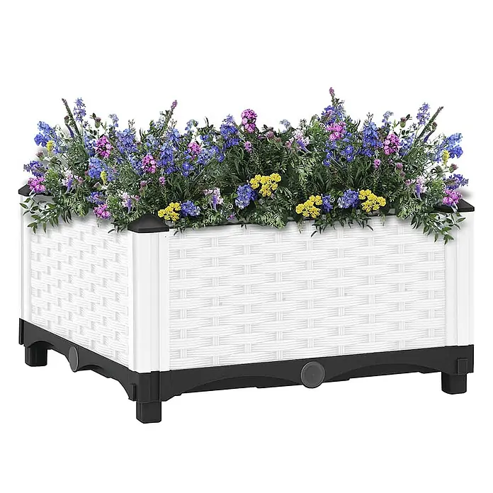 Furnicato Hochbeet - 40 x 40 x 23 cm, Kunststoff, Weiß - Weißes Hochbeet aus Kunststoff in Korbflechtoptik mit schwarzem Sockel, gefüllt mit blauen, lila und gelben Blumen.