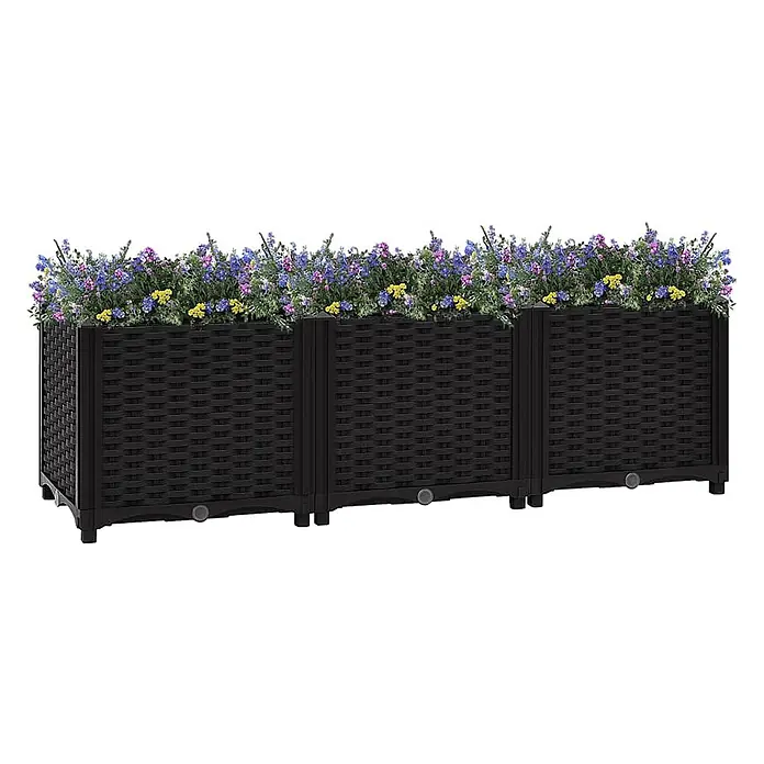 Furnicato Hochbeet - 40 x 120 x 38 cm, Kunststoff, Schwarz - Drei schwarze Pflanzkästen im Rattan-Stil mit bunten blauen, violetten und gelben Blumen.