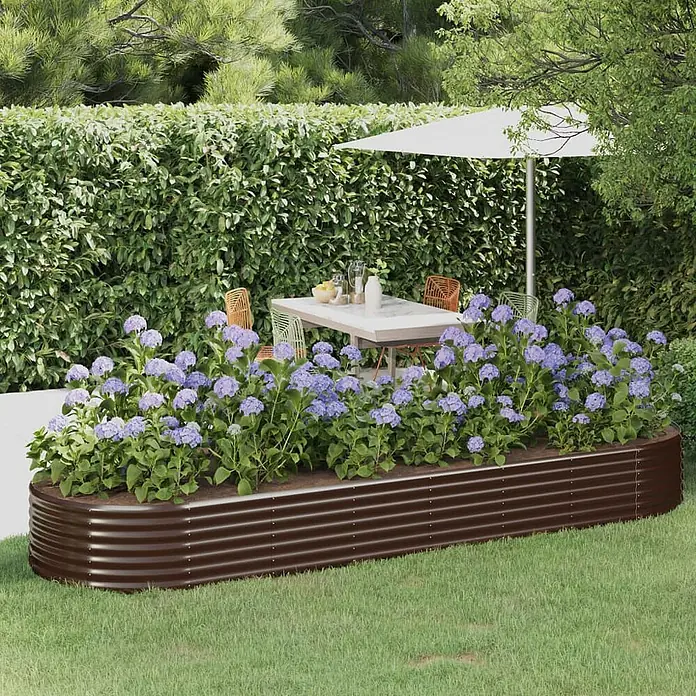Furnicato Hochbeet - 322 x 100 x 36 cm, Stahl, Braun - Braunes gewelltes Metall-Hochbeet, gefüllt mit lila Hortensien in einer Gartenumgebung.