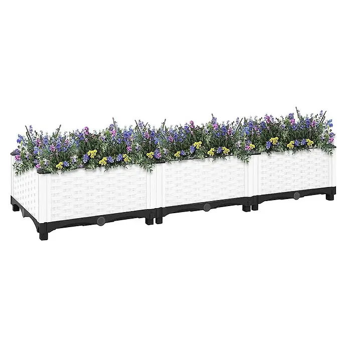 Furnicato Hochbeet - 120 x 40 x 23 cm, Kunststoff, Weiß - Weißer modularer Pflanzkübel im Rattan-Stil mit schwarzem Sockel, gefüllt mit leuchtend blauen, violetten und gelben Blumen.
