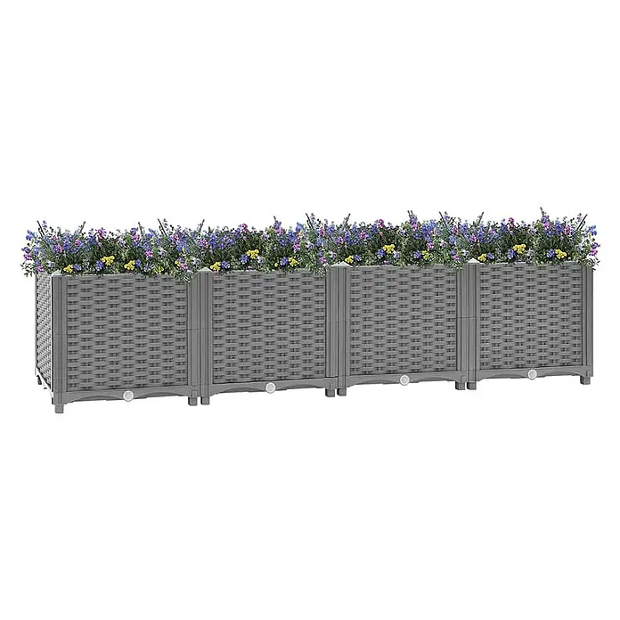 Furnicato Hochbeet - 160 x 40 x 38 cm, Kunststoff, Hellgrau - Langer grauer Pflanzkasten in Flechtoptik, gefüllt mit lila, blauen und gelben Blumen, mit sichtbaren Abflusslöchern.