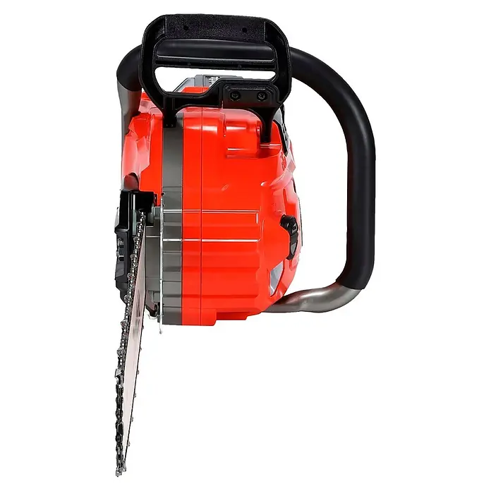 Makita Akku-Kettensäge UC030GE103 - 40 V, Li-Ionen, 1 Akku, Schwertlänge: 50 cm - Rote und schwarze Kettensäge mit markanten Griffen und sichtbarer Sägekette.