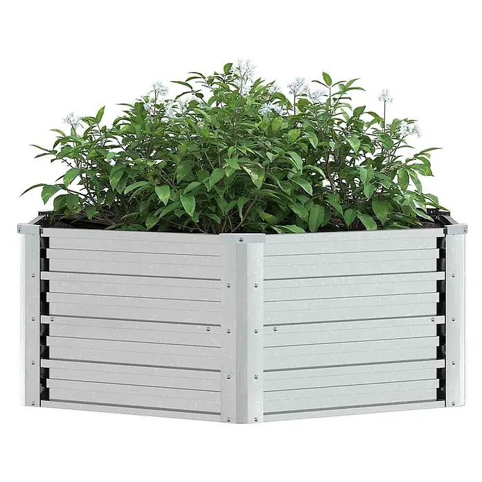 Furnicato Hochbeet - 129 x 129 x 45 cm, Stahl, Silber - Hochbeet aus silbernem Metall mit Lattenwänden, gefüllt mit Grünpflanzen und kleinen weißen Blüten.