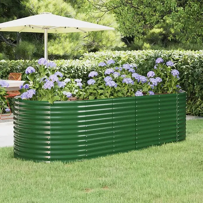 Furnicato Hochbeet - 249 x 100 x 68 cm, Stahl, Grün - Grünes Hochbeet aus Wellblech, gefüllt mit lila Hortensien im Garten.