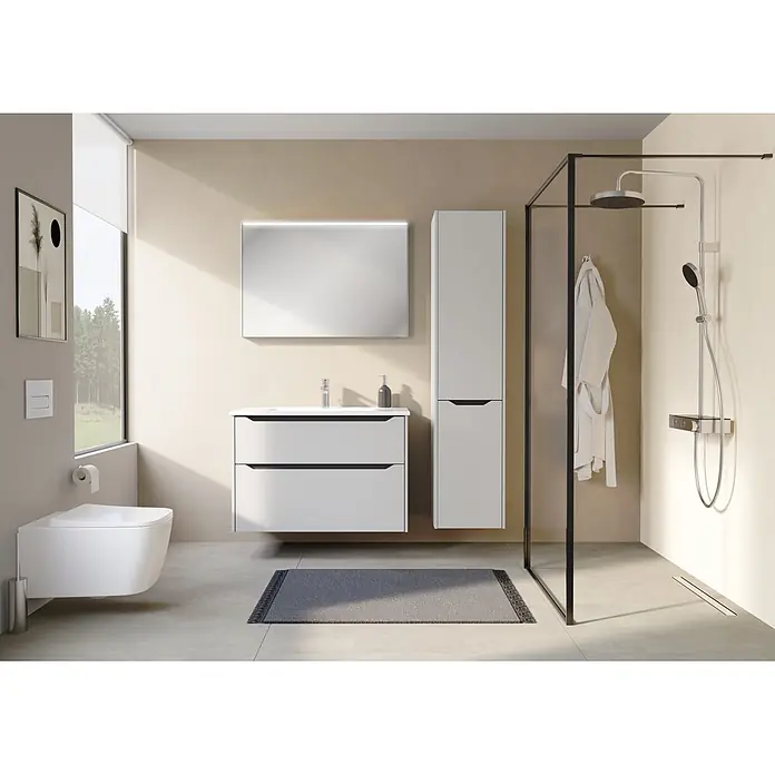 VitrA Integra Square Badmöbel-Set - Gesamtbreite Badmöbel: 100 cm, Hellgrau, Matt - Modernes minimalistisches Badezimmer mit weißem Waschtisch, Toilette und Duschkabine, hellbeigen Wänden und grauen Bodenfliesen.