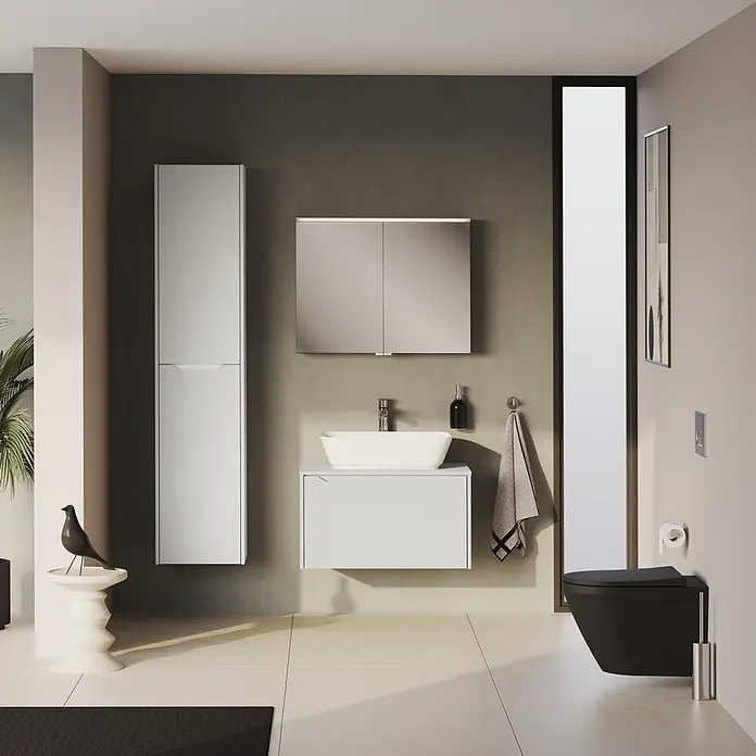 VitrA Integra Square Waschtischunterschrank Integra Square - B x T x H: 80 x 52 x 42 cm, Weiß - Eine schwarze, wandhängende Toilette im eleganten Design in einem modernen Badezimmer.