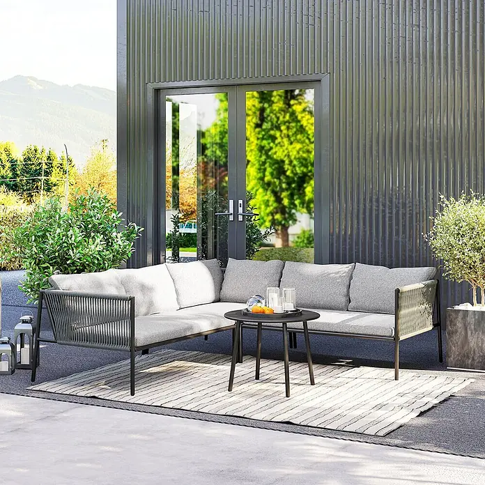 Outsunny Gartenstuhl-Set Polyrattan Lounge-Set -  - Modernes graues Outdoor-Ecksofa mit Seildetails und einem runden schwarzen Couchtisch auf einer Terrasse, bereit zum Entspannen.