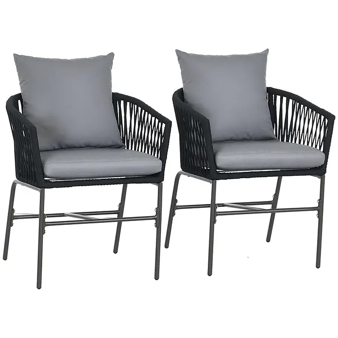 Outsunny Gartenstuhl-Set 2-Stück im Boho-Design - 2 Stk., Stahl, Polyester, Polyethylen, Schwarz, Grau - Zwei Stühle mit schwarzen geflochtenen Rückenlehnen und Armlehnen, grauen Kissen und dunklen Metallgestellen.