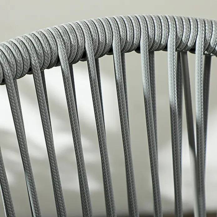 Outsunny Loungemöbel-Set mit Tisch - 3 -tlg., Stahl, PE-Rattan, 100% Polyester, Hartglas, Hellgrau - Stuhllehne aus grauen, geflochtenen Schnüren, die um einen Rahmen gewickelt sind.