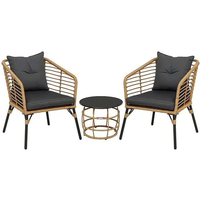 Outsunny Loungemöbel-Set mit Tisch - 3 -tlg., Stahl, Polyester, PE Rattan, Boho Design, Sand, Dunkelgrau - Dreiteiliges Gartenmöbelset mit zwei naturfarbenen Korbsesseln, dunkelgrauen Kissen und einem runden Beistelltisch mit dunkler Platte und schwarzen Metallbeinen.