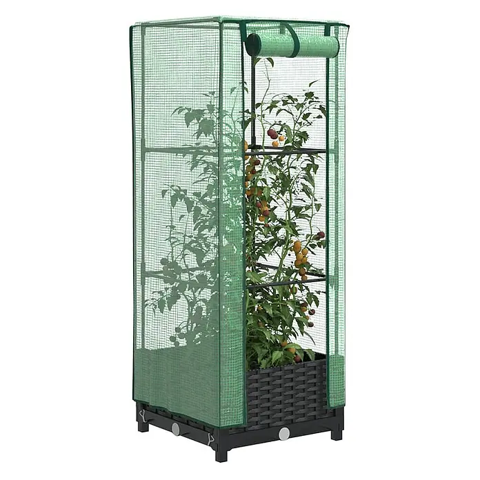 Furnicato Hochbeet Inklusive Gewächshaus-Aufsatz - 40 x 40 x 110 cm, Kunststoff, Schwarz - Hohes, grünes Netz-Mini-Gewächshaus mit aufrollbarer Front, enthält eine Tomatenpflanze in einem schwarzen Rattan-Pflanzgefäß.
