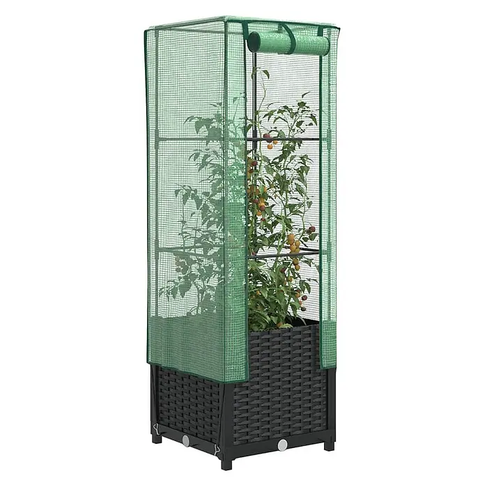 Furnicato Hochbeet Inklusive Gewächshaus-Aufsatz - 40 x 40 x 139 cm, Kunststoff, Schwarz - Vertikales Mini-Gewächshaus mit grünem Netz über einem dunklen, geflochtenen Pflanzkasten, das wachsende Tomatenpflanzen zeigt.