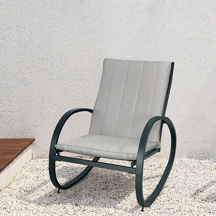 SVITA Garten-Schaukelstuhl EIBY DELUXE - 1 Stk., 50 % Polyester, 50 % Stahl, Hellgrau, B x T x H: 65 x 88 x 87 cm - Outdoor-Schaukelstuhl mit dunklem Metallgestell und hellen Polstern, für Entspannung.
