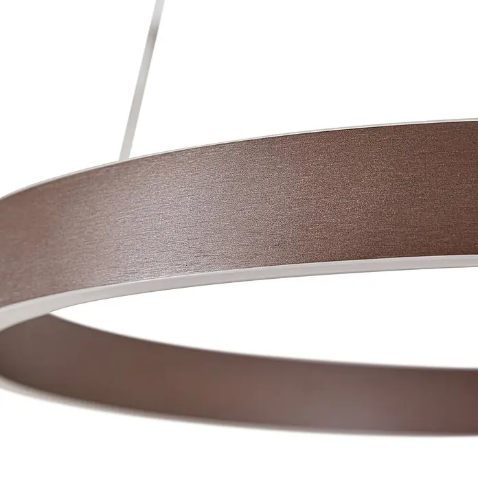 Lucande Pendelleuchte Yonam - braun / rost, kaffeebraun, weiß - Braune, texturierte Ring-Pendelleuchte mit weißem Rand.