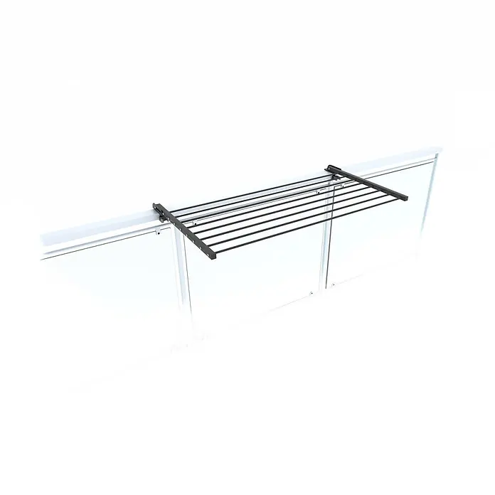 Foxydry Wandwäschetrockner Duo 100 Anthrazit - 102 cm, Farbe: Anthrazitschwarz - Schwarzer Wäscheständer mit mehreren Stangen, an einem transparenten Balkongeländer montiert.