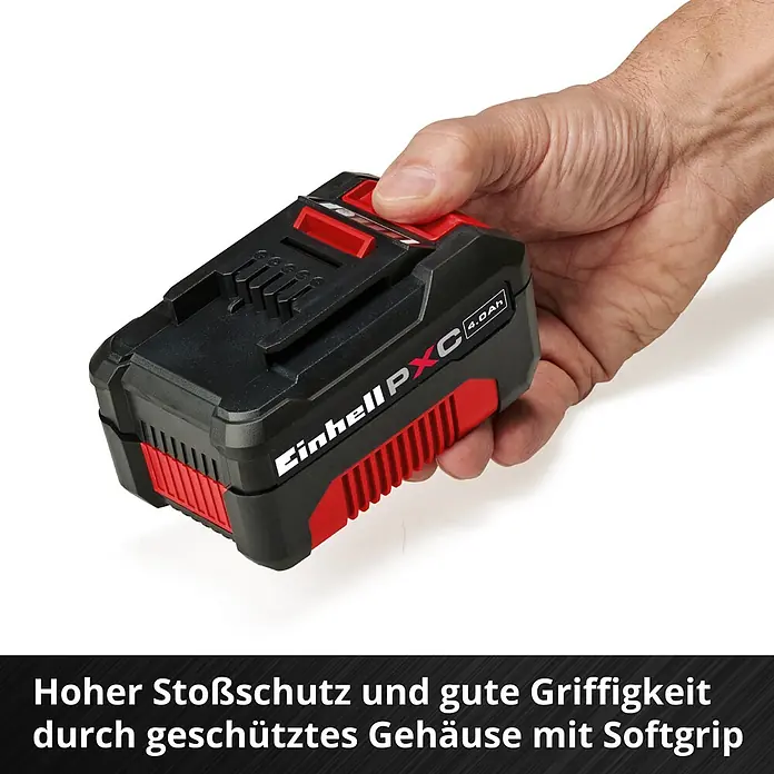 Einhell PXC 18V Akku & Ladegerät PXC-Starter-Kit - 18 V, 1 Akku, 4 Ah - Schwarzer und roter Einhell PXC 4.0Ah Akku mit Softgrip und Stoßschutz, von einer Hand gehalten.