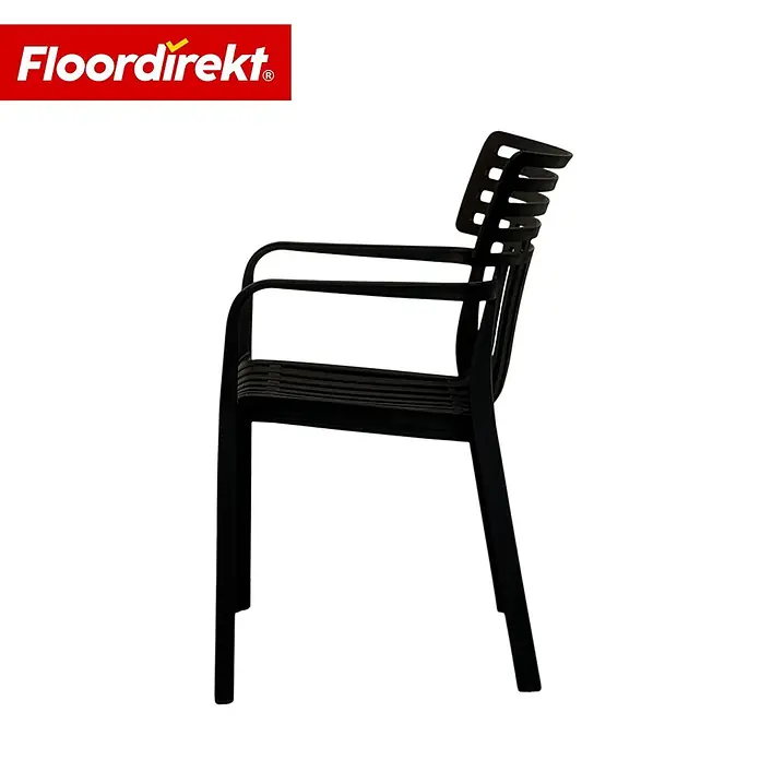 Floordirekt Gartenstuhl Terrano Schwarz - Polypropylen, Schwarz - Schwarzer Stuhl mit Armlehnen, ausgestattet mit einem Lamellenrücken und Sitzdesign.