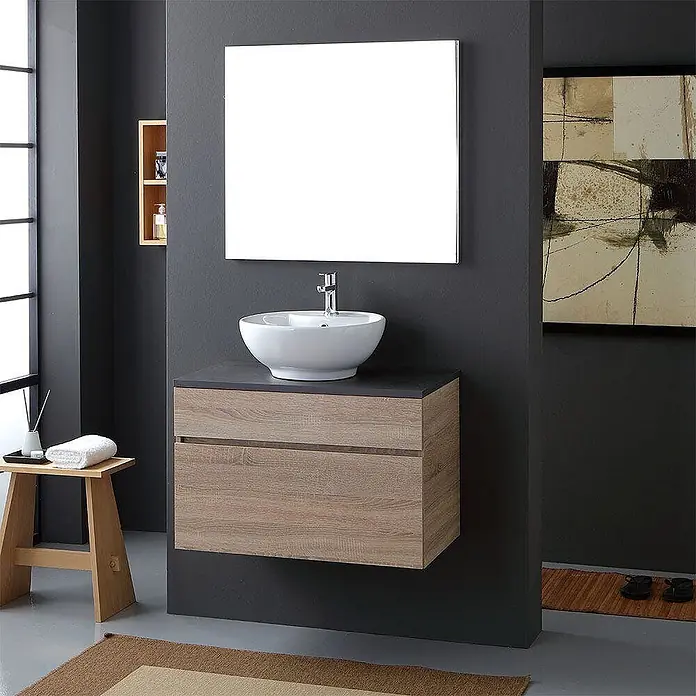 Kiamami Valentina Badmöbel-Set - Helles Holz - Modernes schwimmendes Badmöbel aus Holz mit dunkler Arbeitsplatte, weißem Aufsatzwaschbecken, Chromarmatur und großem Spiegel.