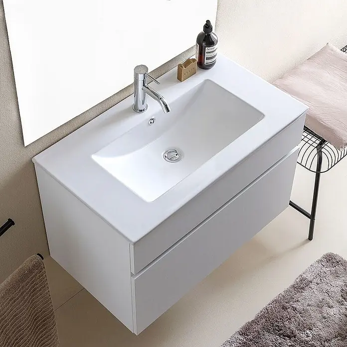 Kiamami Valentina Badmöbel-Set - Weiß - Weißer wandmontierter Badezimmer-Waschtischunterschrank mit integriertem Waschbecken, Chromarmatur und zwei Schubladen.