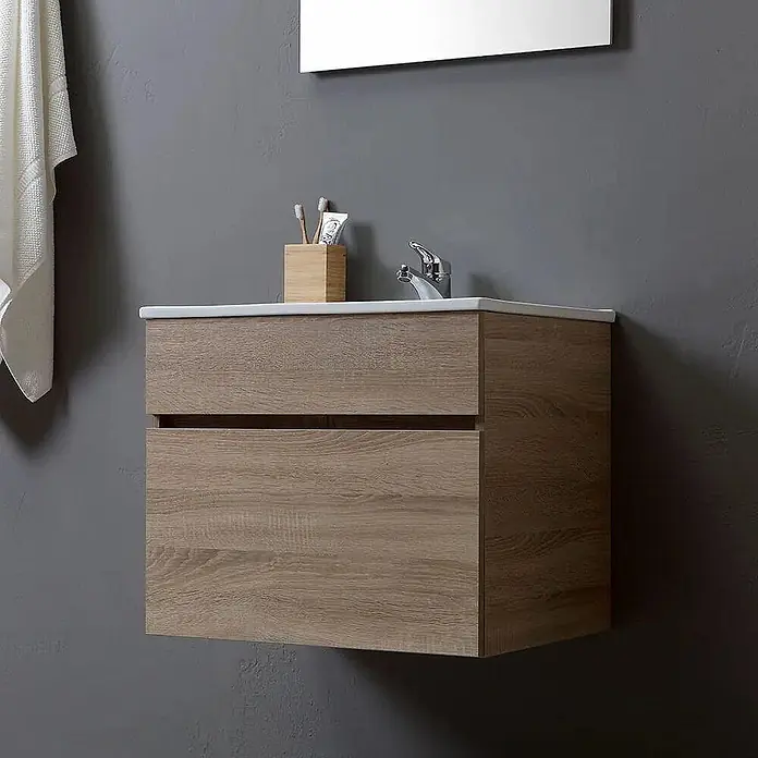 Kiamami Valentina Badmöbel-Set - Helles Holz - Wandhängender Badunterschrank aus hellem Holz mit zwei Schubladen, integriertem weißen Waschbecken, Chromarmatur und einem Zahnbürstenhalter aus Holz.