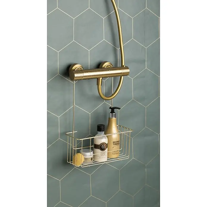 Tatay Cesta de baño Air - 28 x 12,5 x 39 cm, Acero, Dorado - Cesta de ducha metálica dorada colgada de un mezclador de ducha dorado, con artículos de tocador.