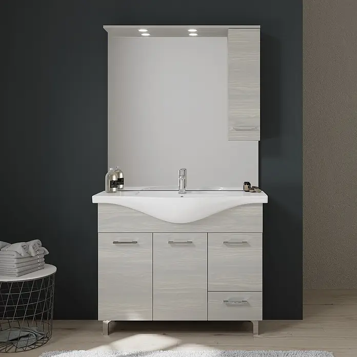 Kiamami Valentina Badmöbel-Set - Helles Holz - Helles graues Badezimmerwaschtisch aus Holz mit integriertem Waschbecken, Chromarmatur, Spiegelschrank mit Beleuchtung und Seitenschrank.