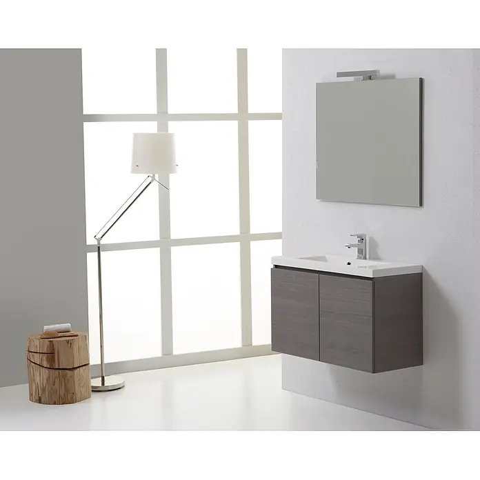 Kiamami Valentina Badmöbel-Set - Grau - Moderne wandhängende dunkle Holz-Badmöbel mit weißem Waschbecken, Chromarmatur und rechteckigem Spiegel.