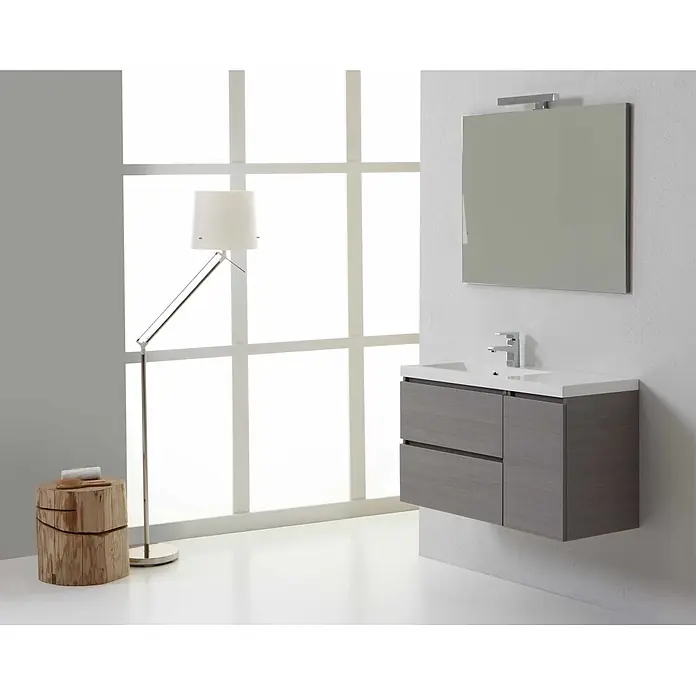 Kiamami Valentina Badmöbel-Set - Grau - Moderner, wandmontierter Waschtisch in grauem Holzdesign mit weißem Becken, Chromarmatur und rechteckigem Spiegel mit Leuchte.