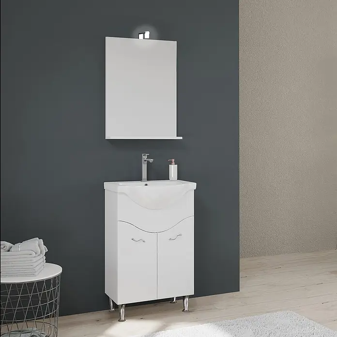 Kiamami Valentina Badmöbel-Set - Weiß - Weißer Badschrank mit Waschbecken, Chromarmatur und Wandspiegel mit Beleuchtung.